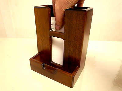 SC16 Letter Stand