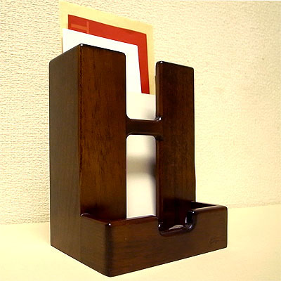 SC16 Letter Stand