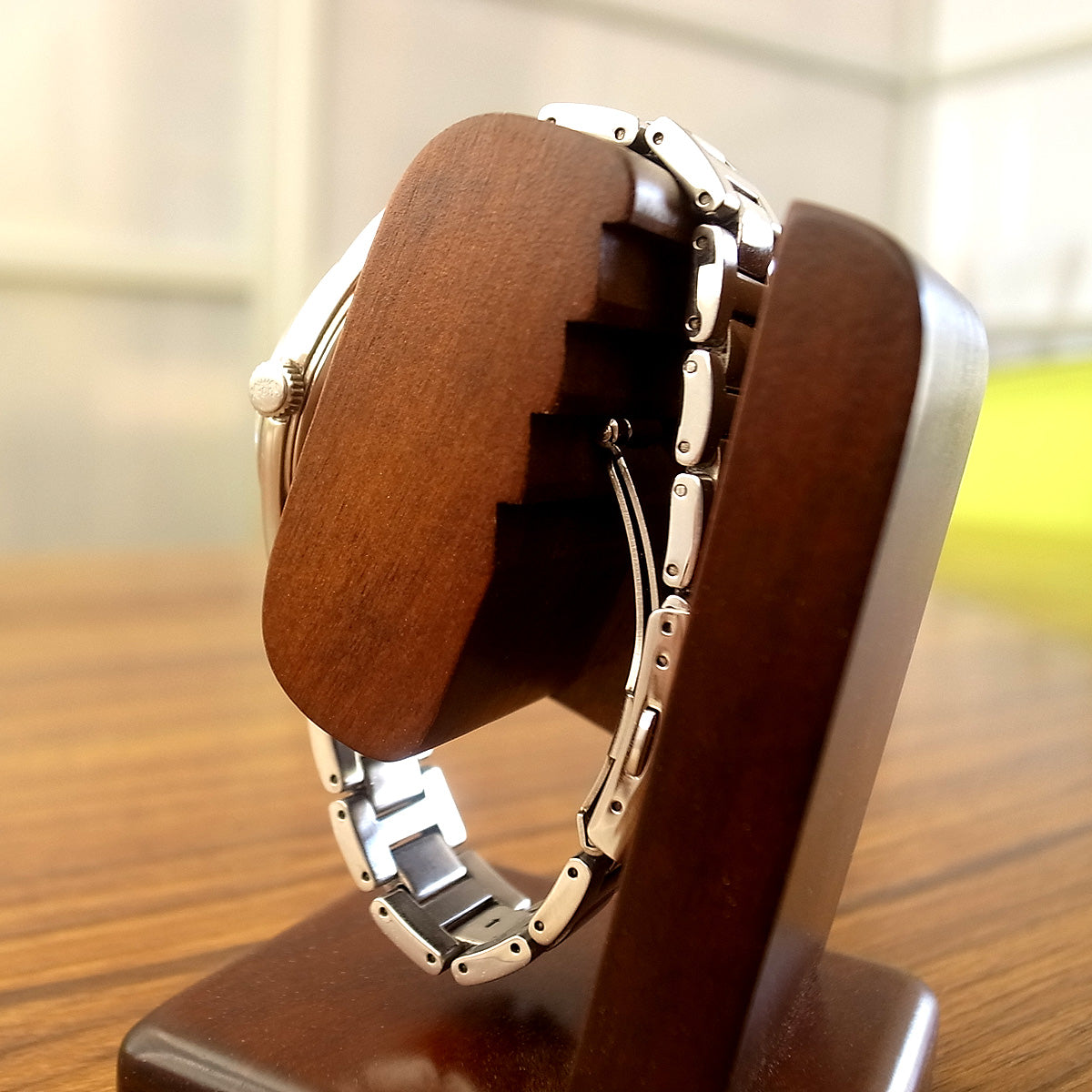 SC81 Watch Stand