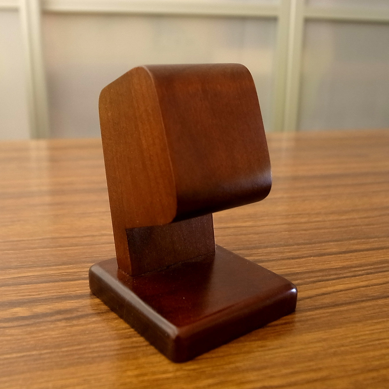 SC81 Watch Stand