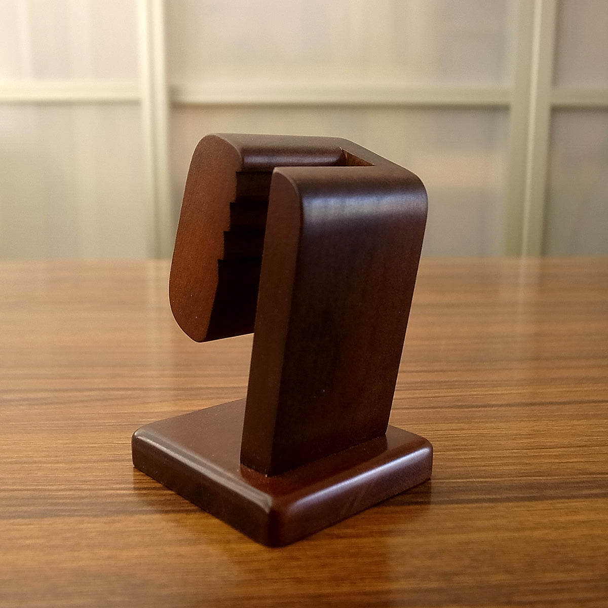 SC81 Watch Stand
