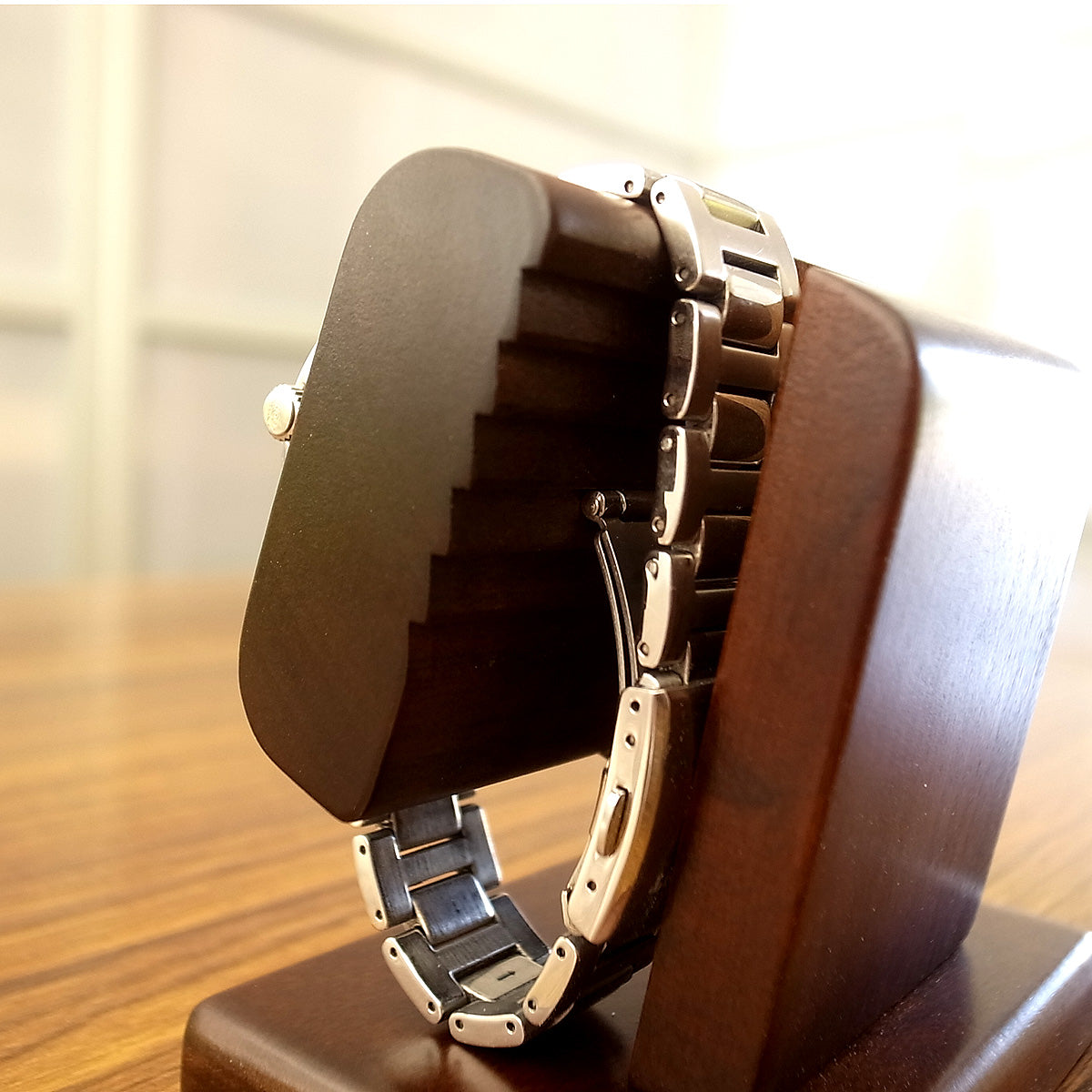 SC91 Watch Stand W