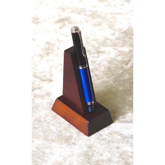 SC136 Pen Stand