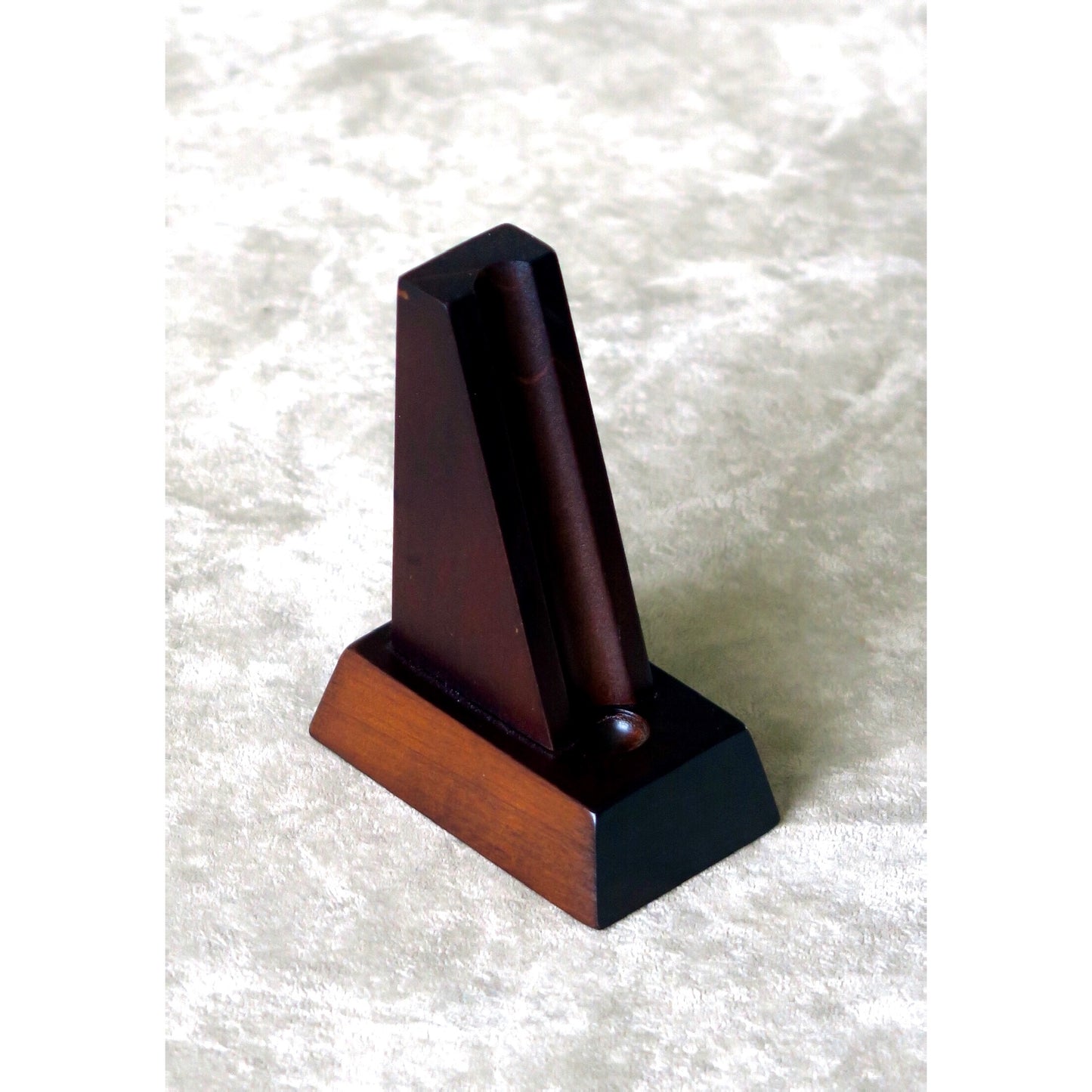 SC136 Pen Stand