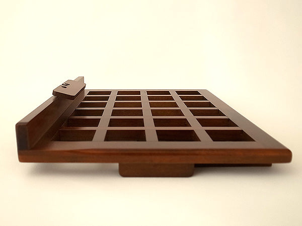 SC05 Lattice Book Holder
