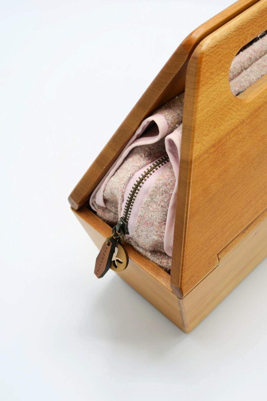 a-h-nr05 "augmenter" Hand Bag Pink