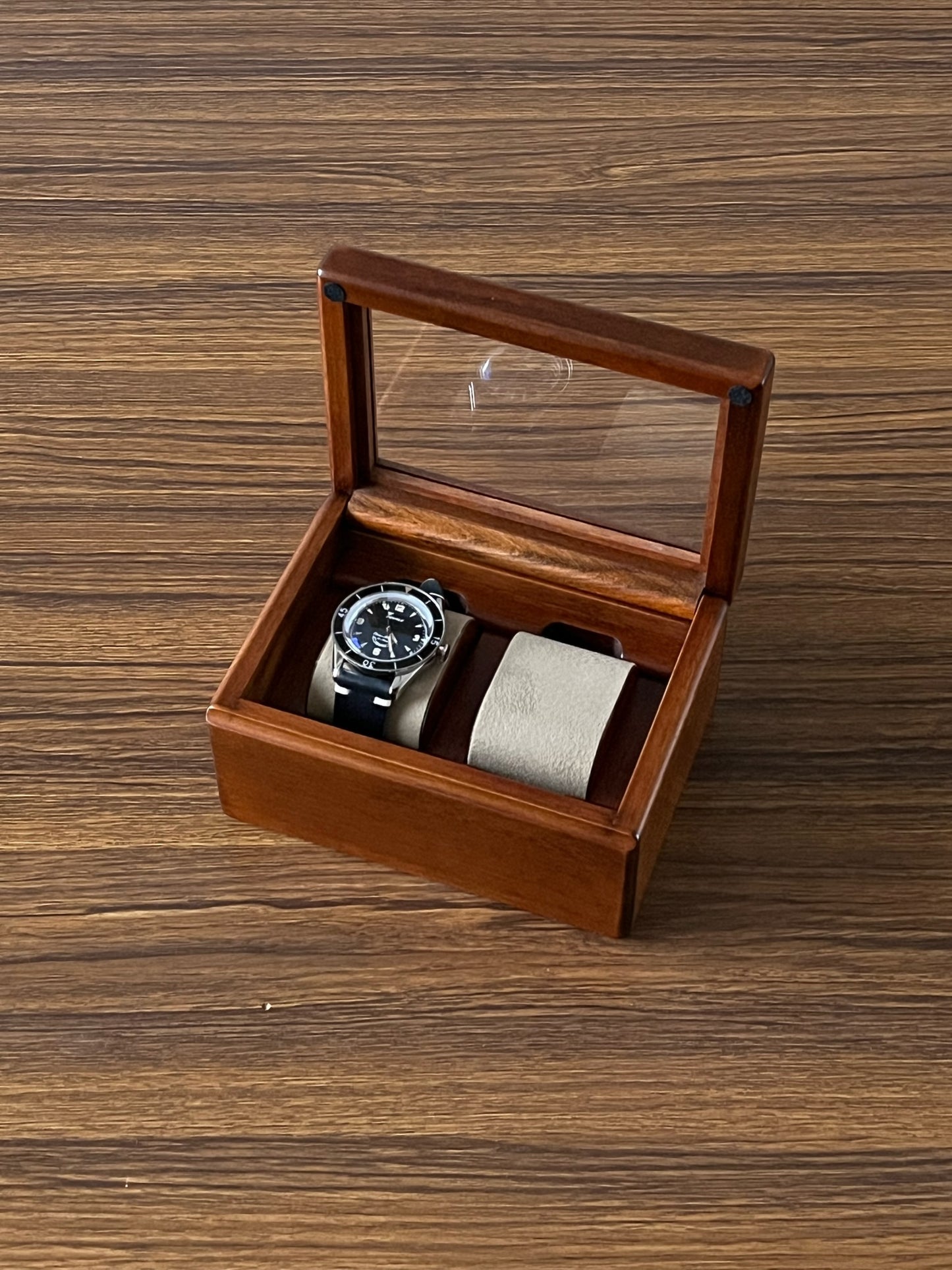 SC143 Watch Box 2
