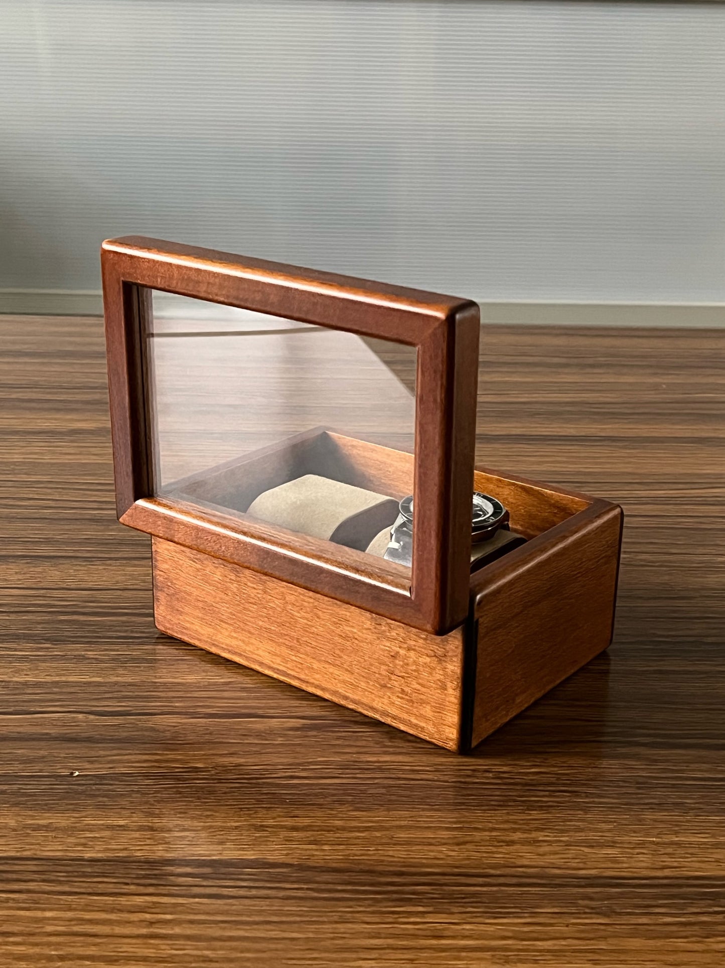SC143 Watch Box 2
