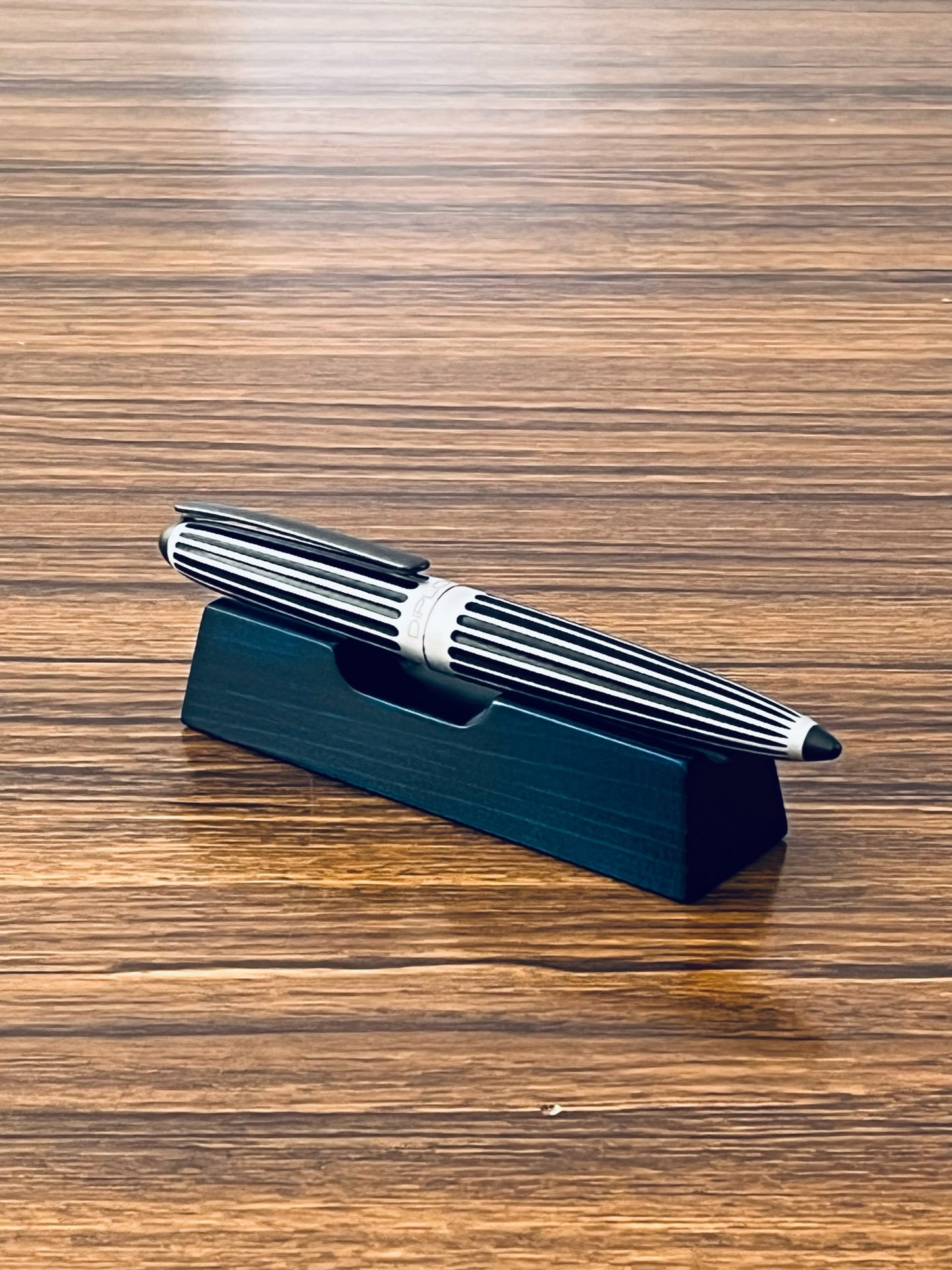 BL133 Hinoki Blue Pen Rest