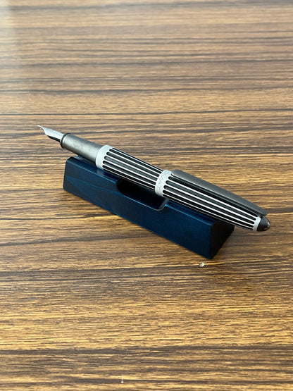 BL133 Hinoki Blue Pen Rest