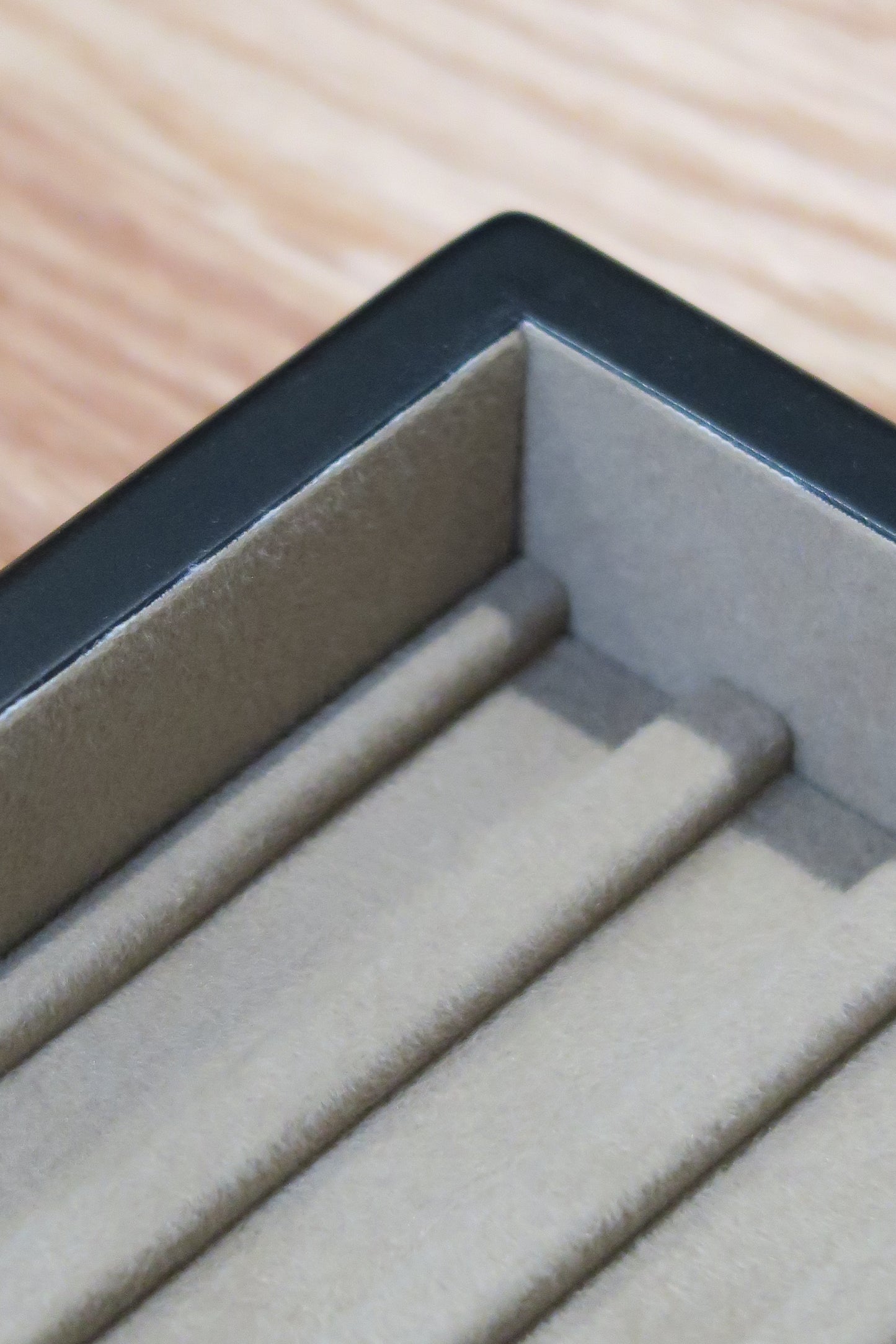 BB109 Hinoki Black Pen Tray