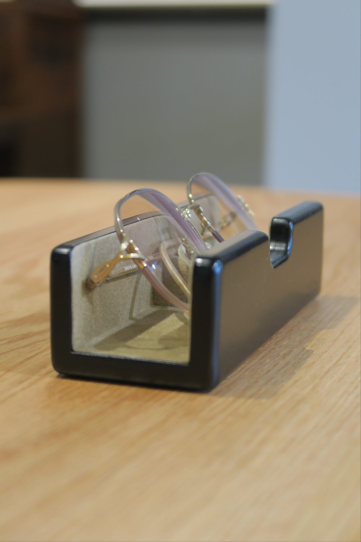 BB47 Hinoki Black Glasses Holder