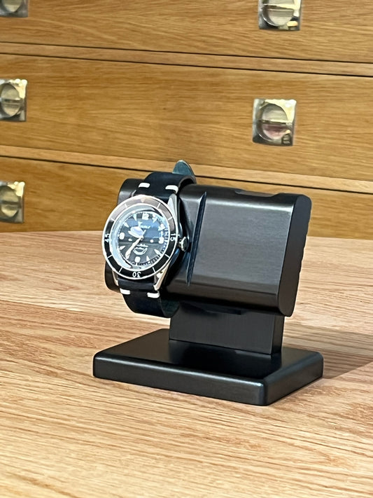 BB91 Hinoki Black Watch Stand W