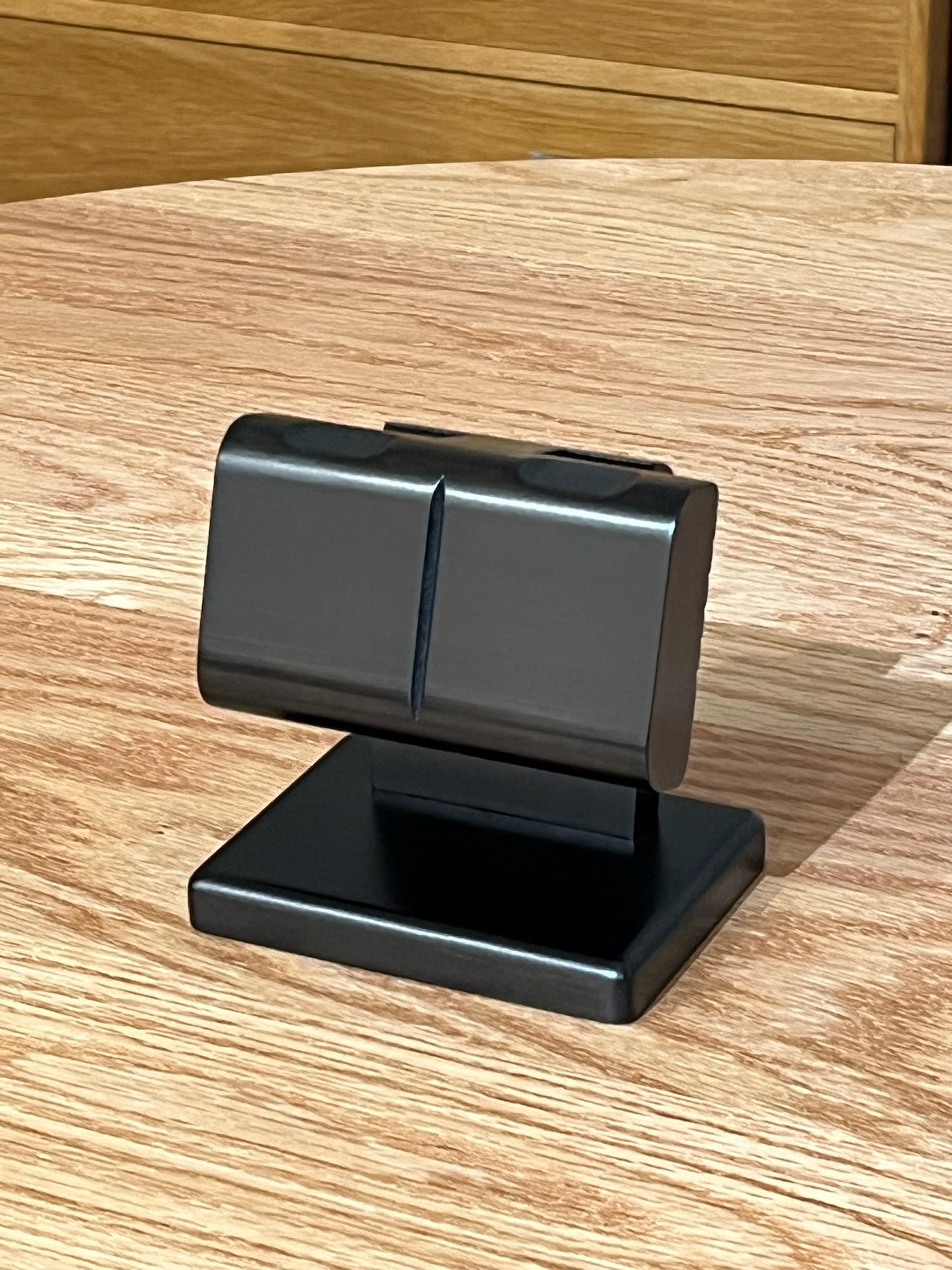 BB91 Hinoki Black Watch Stand W