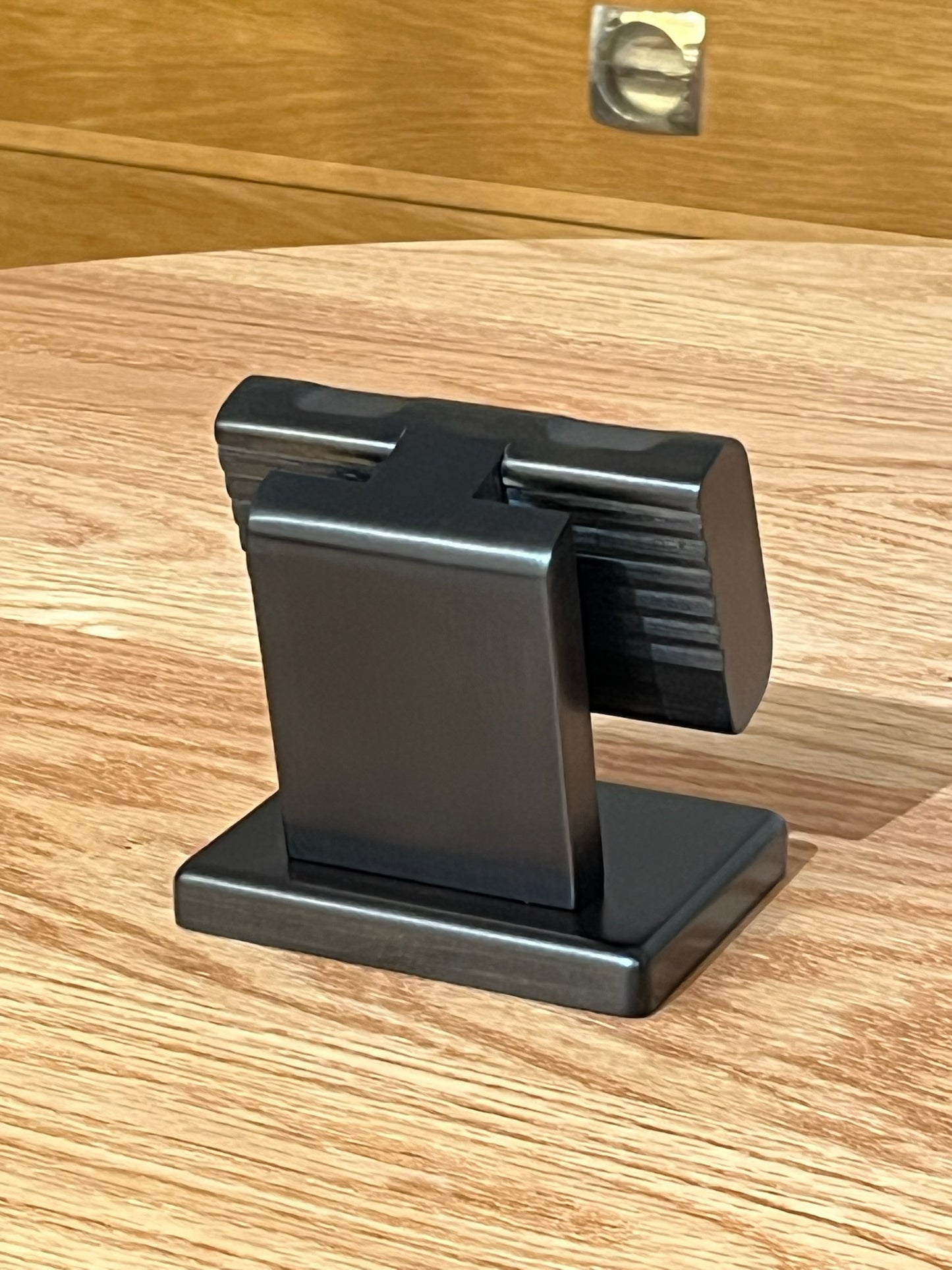BB91 Hinoki Black Watch Stand W