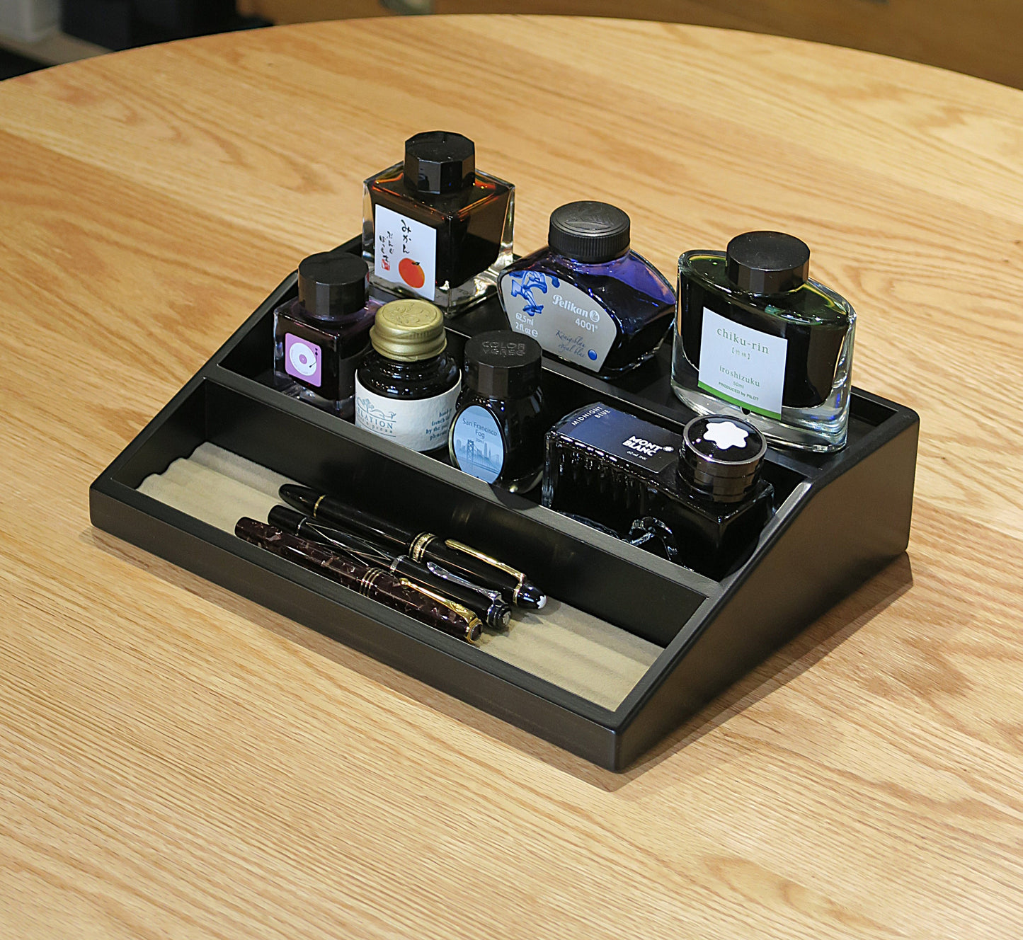 BB106-2 Hinoki Black Ink Bottle Display Stand with a pen matt