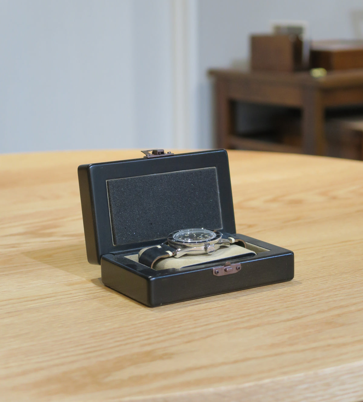 BB124 Hinoki Black Portable Watch Case