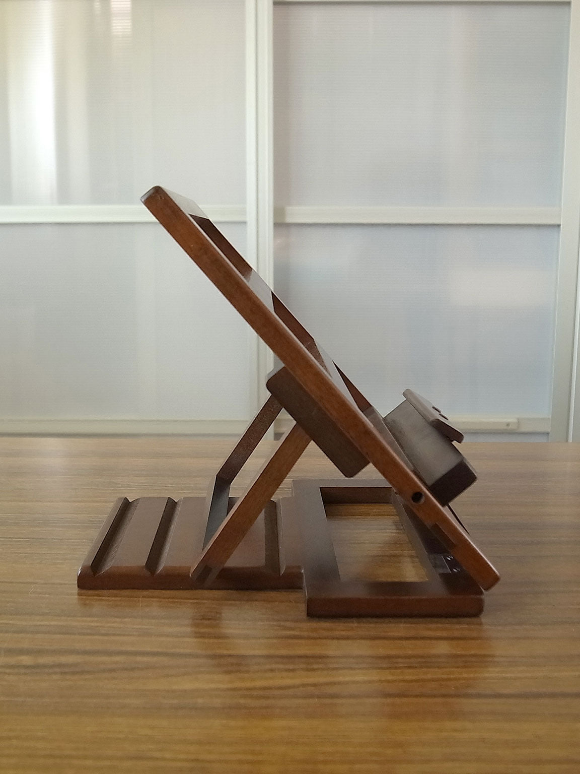 SC116 Portable Book Holder