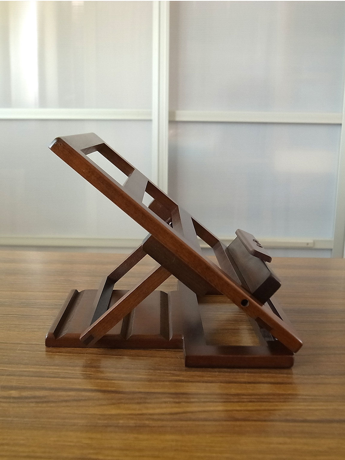 SC116 Portable Book Holder